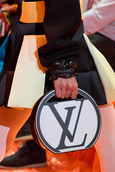 Look 57